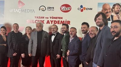 Serdar Gkhan' sinemaya dndren Efsane'nin galas gerekleti!