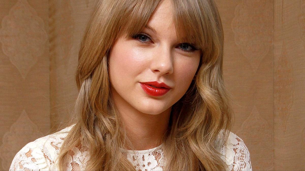 Taylor Swift Grammy dlleri'ne damga vurdu