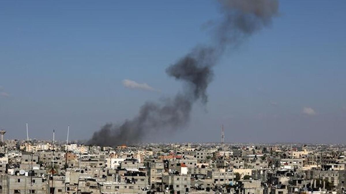 srail, Gazze'de niversite binalarn bombalad