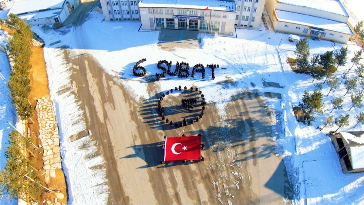 Polis adaylarndan duygulandran koreografisi: Unutmadk, Unutturmayacaz