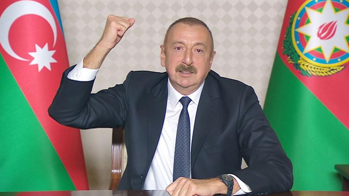 Azerbaycan'da Aliyev'in galibiyeti kutlanyor
