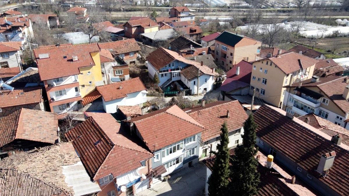 Bostanbükü köyü 79 ilçeden daha kalabalık