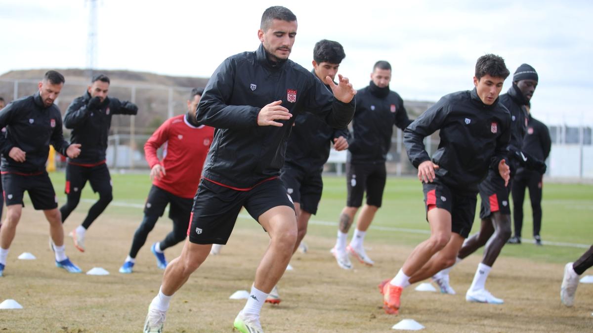 Sivasspor, Çaykur Rizespor maçının taktiğini çalıştı