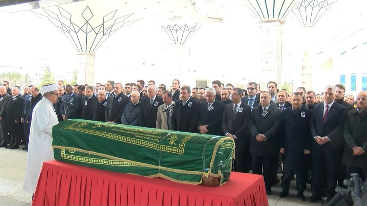 Bakan Gler'in babas son yolculuuna uurland