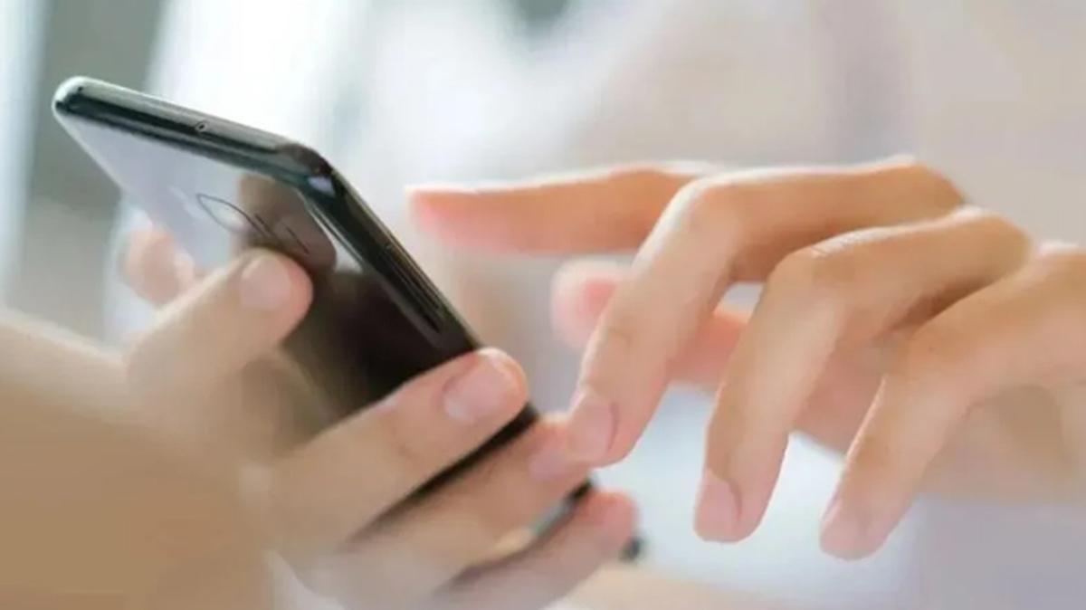 Bat Avrupa lkesinde bir ilk... "Akll telefon istilasna" kar resmi adm atld