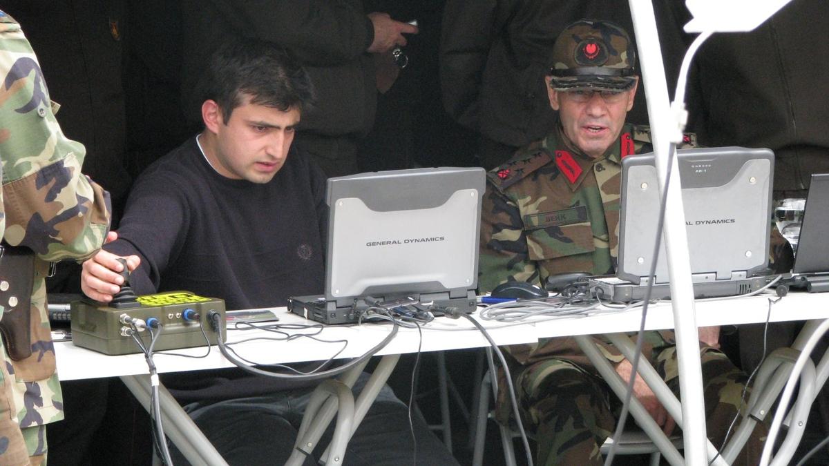 HA'lara sahip kan komutan Saldray Berk vefat etti! Seluk Bayraktar'dan taziye mesaj