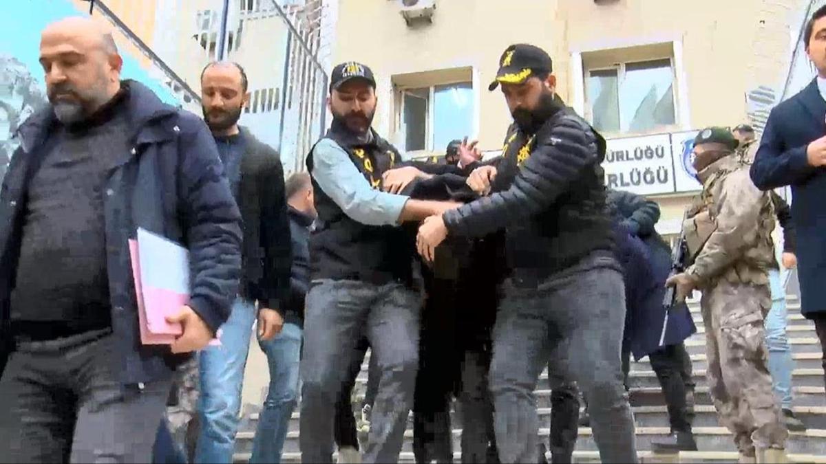 pheliler adliyeye sevk edildi... Kkekmece saldrs soruturmas sryor