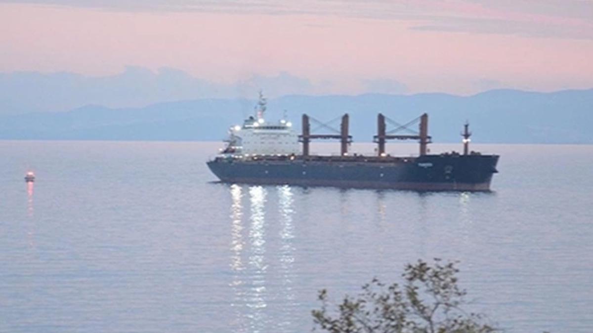 Marmara Denizi'nde gemi batt! Bursa Valisi Demirta'tan ilk aklama 