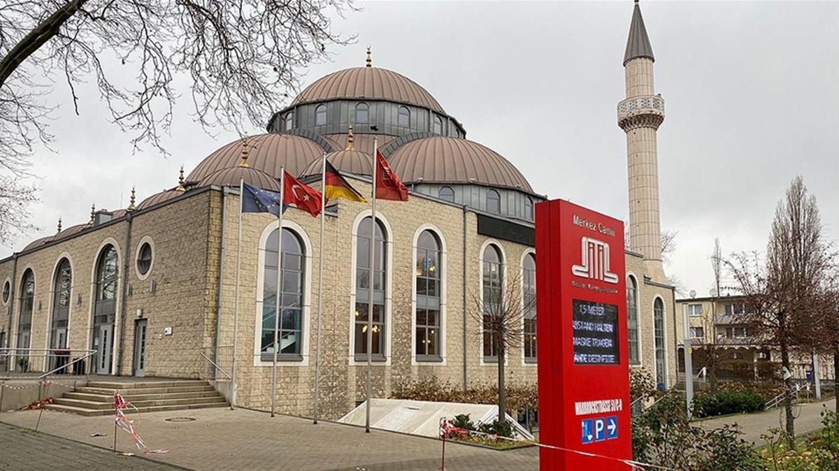 Almanya'da camiye kundaklama giriimi: 1 gzalt