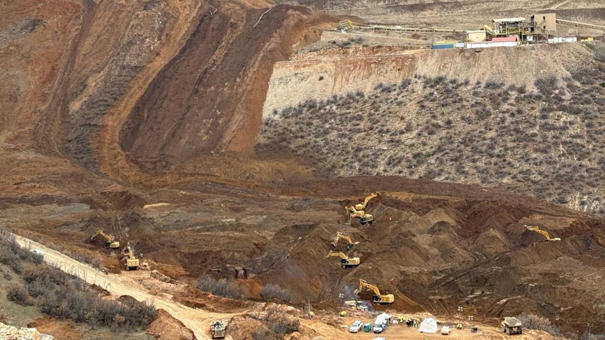 Erzincan'da altn madeninde toprak kaymas! Bakan Bayraktar: Suda ve toprakta zararl madde yok