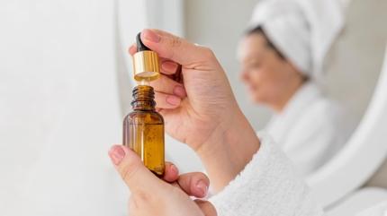 10 kutu kolejen ve antiaginge bedel! Evde serum tarifleri, akne kurutuyor