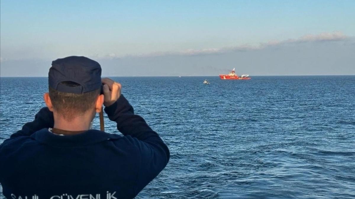 Marmara Denizi'nde batan geminin kayp mrettebat aranyor
