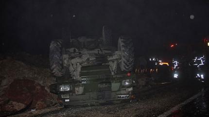 Ankara'da askeri araç devrildi!