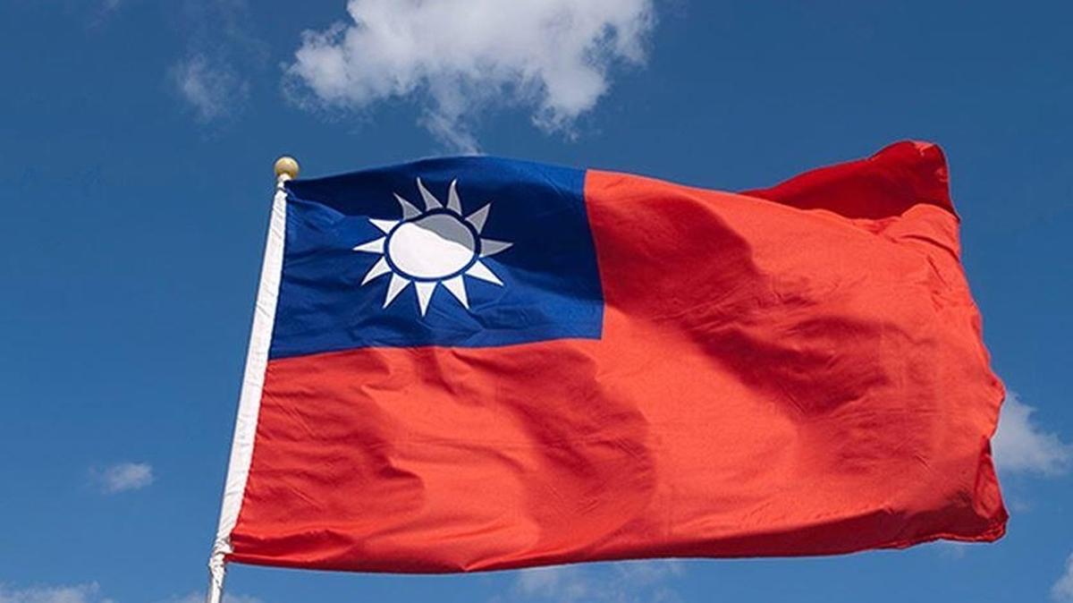 Tayvan'da bir ilk! Yerli retim denizalt testi geti