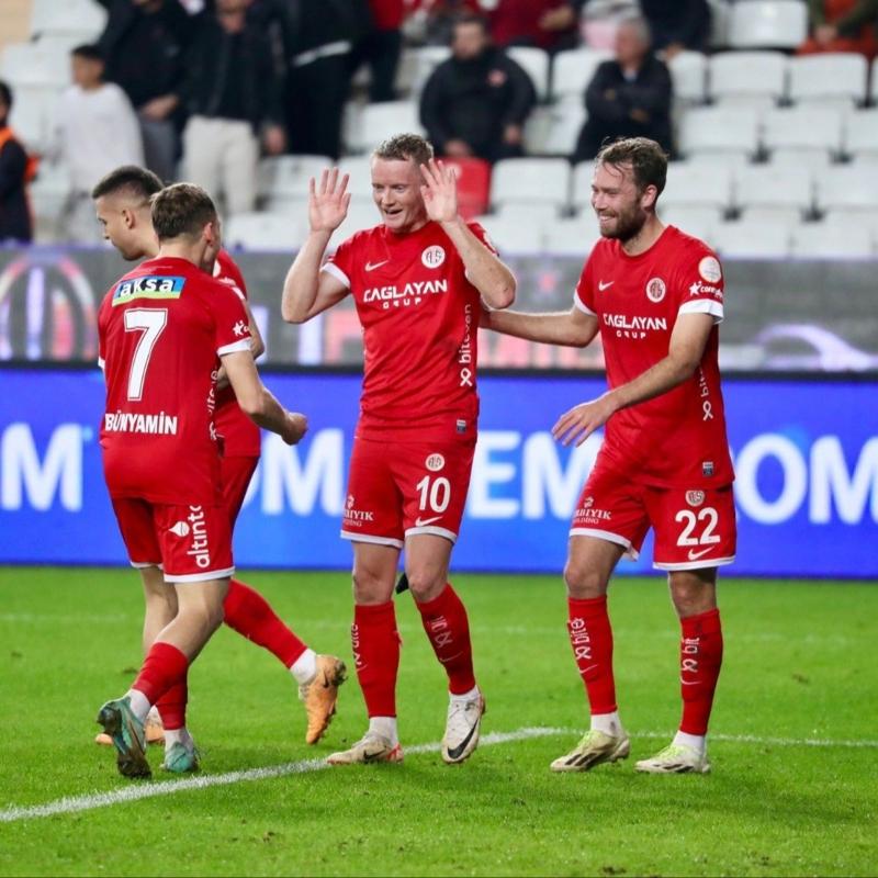 Antalyaspor, Gaziantep FK karsnda tek golle galip geldi