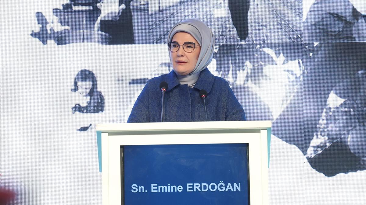 Emine Erdoan'dan "Ekilmemi tek bir kar topramz kalmasn" vurgusu