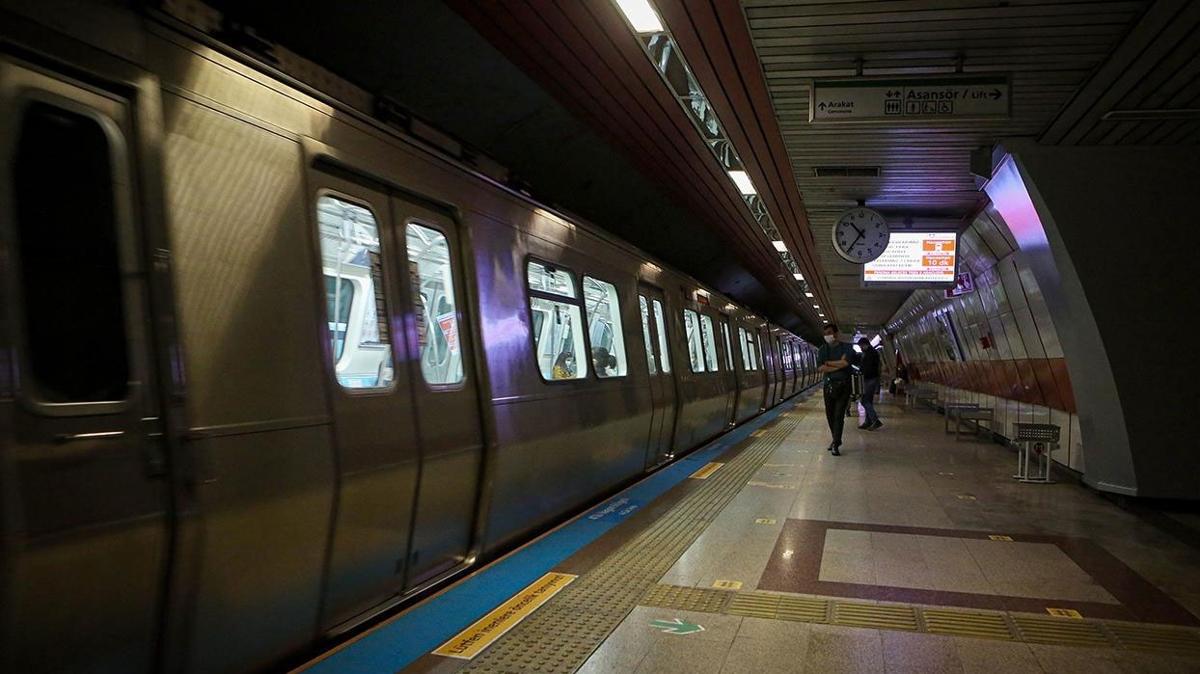 stanbul'da Boazii niversitesi-Aiyan Fnikler metro hattnda arza