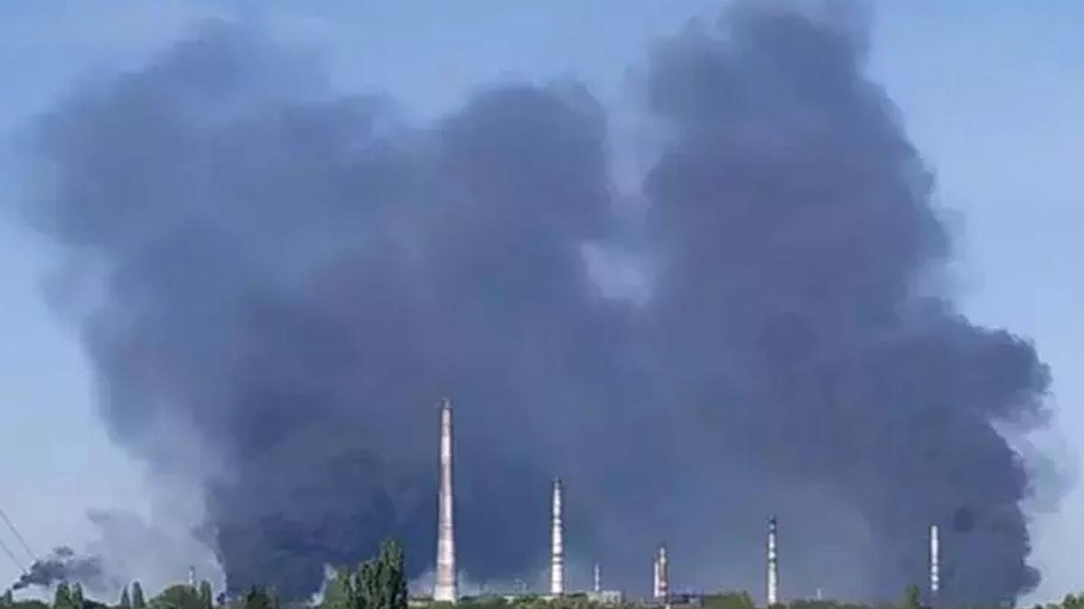 Ukrayna, Rusya'daki petrol rafinerisini vurdu