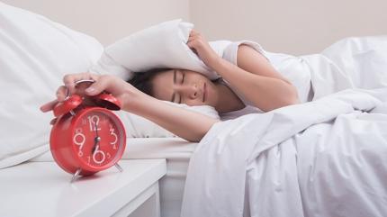 Uyurken alarm erteleme aratrmas: Beyni etkiliyor