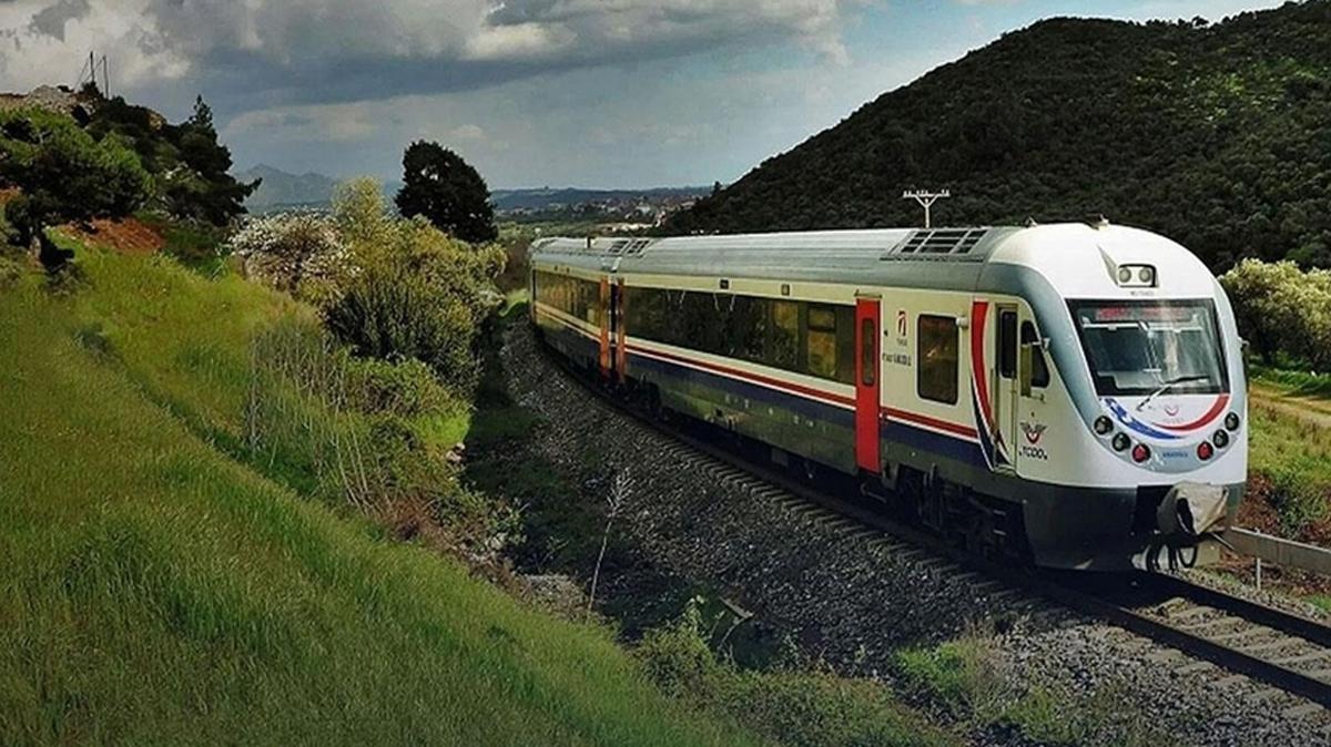 Bakan Uralolu resmen duyurdu! Ankara'ya yeni tren hatt: Seferler balyor