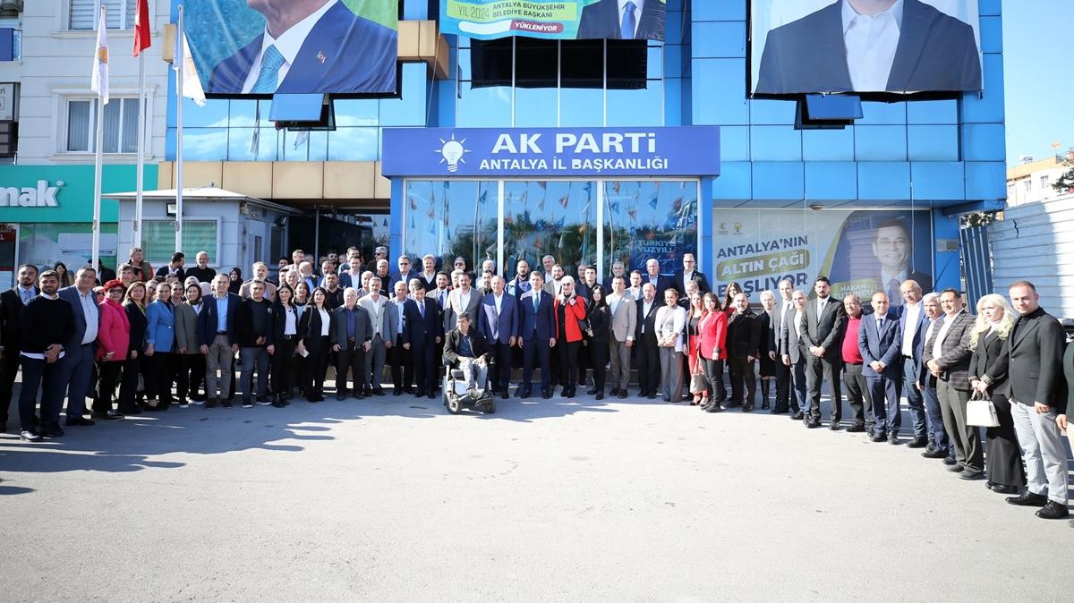 Antalya'da muhalefetten byk kopu: 7 bin 841 kii AK Parti'ye katld