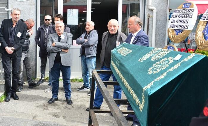 Erkan Petekkaya'nın babasının cenazesinde talihsiz kaza