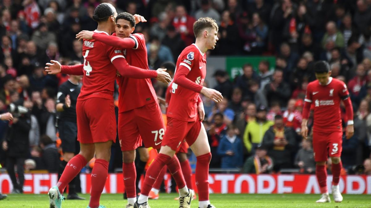 Kritik haftay Liverpool 3 puanla kapatt