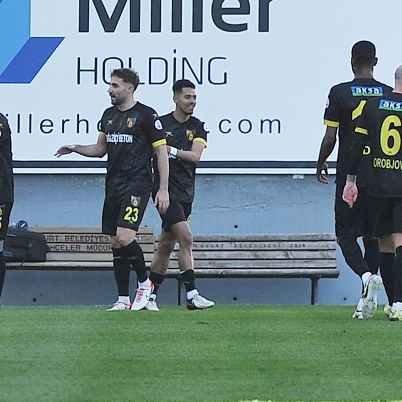 stanbulspor'un evinde aykur Rizespor