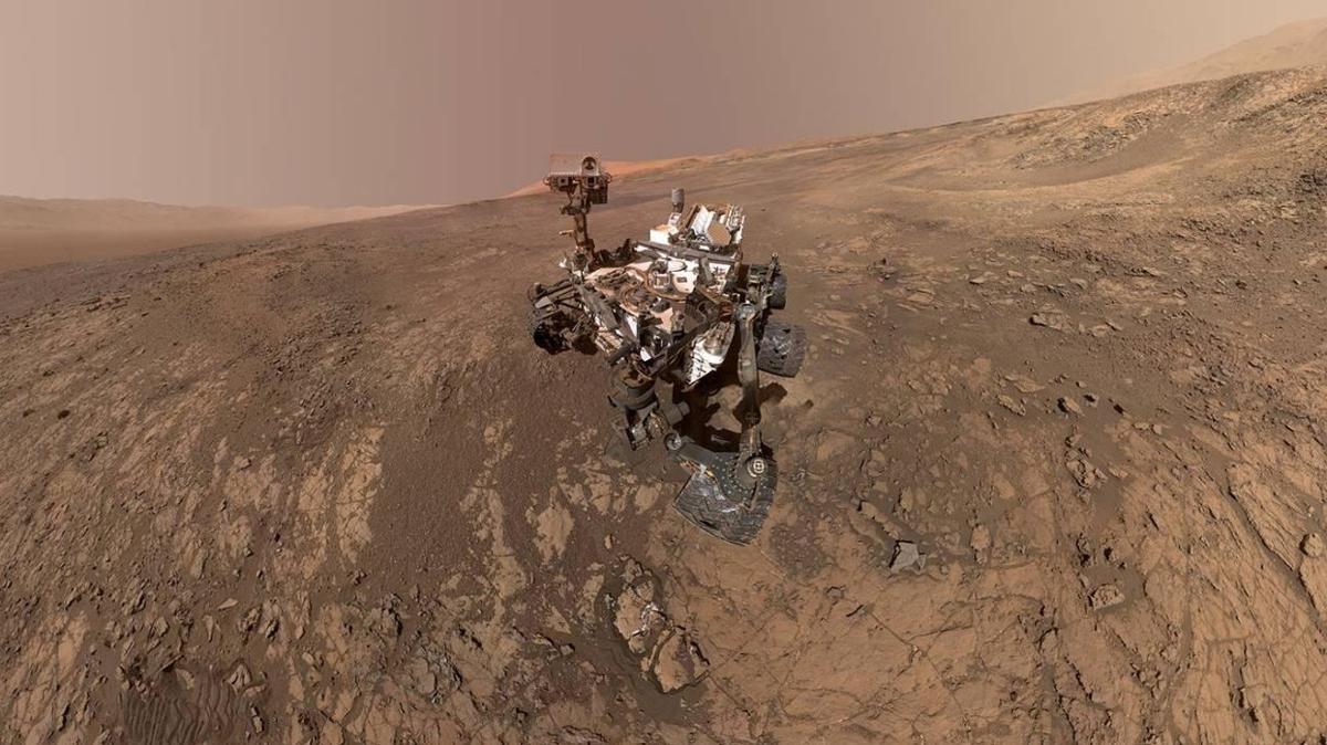 NASA'nn Mars'taki Curiosity Gezgini Mars'ta aratrmalara balad