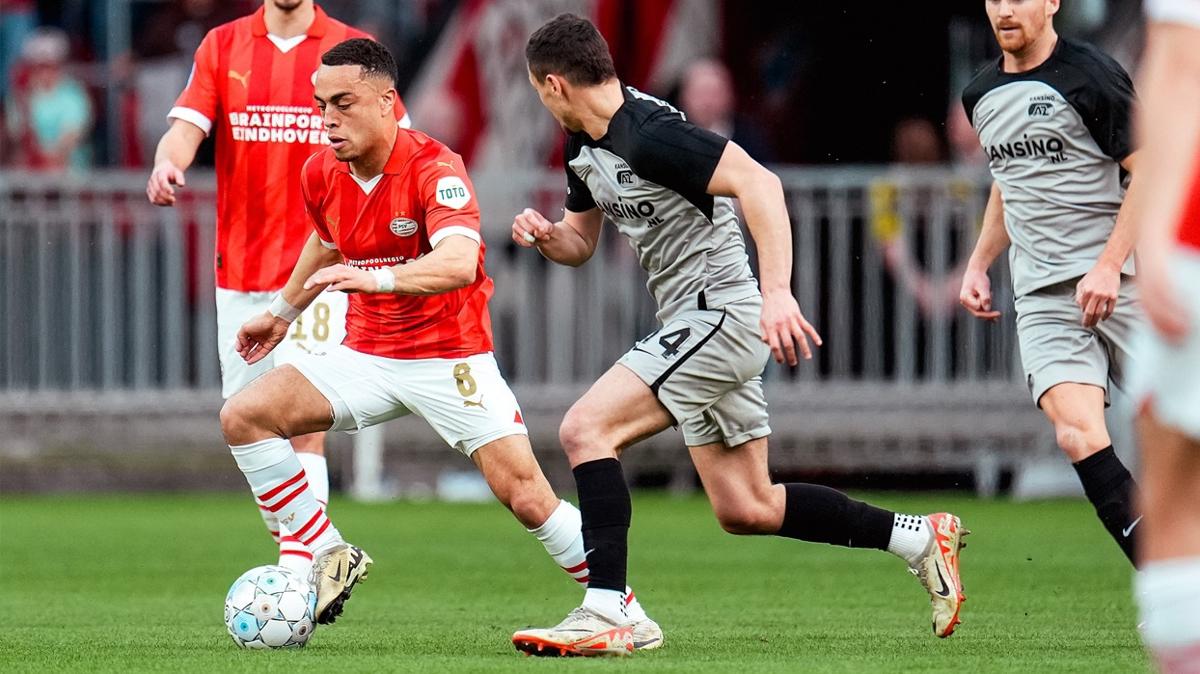 PSV, AZ Alkmaar karsnda ov yapt!
