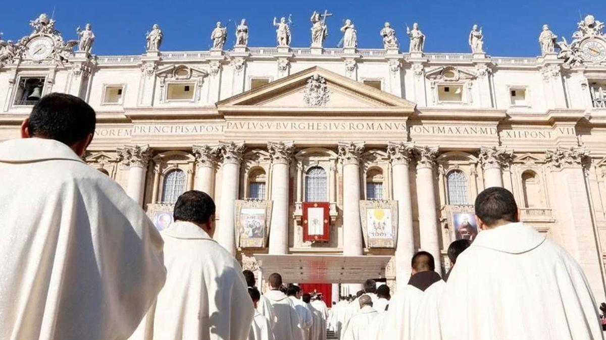 Vatikan'dan tayc annelik uygulamas tepkisi: "Evrensel su haline gelmeli"
