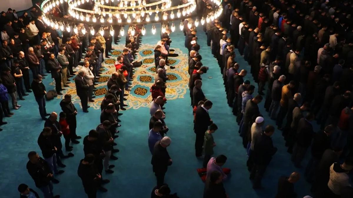Ramazan Bayram namaz saat kata" Diyanet aklad: 2024 il il namaz saatleri! stanbul, Ankara, zmir