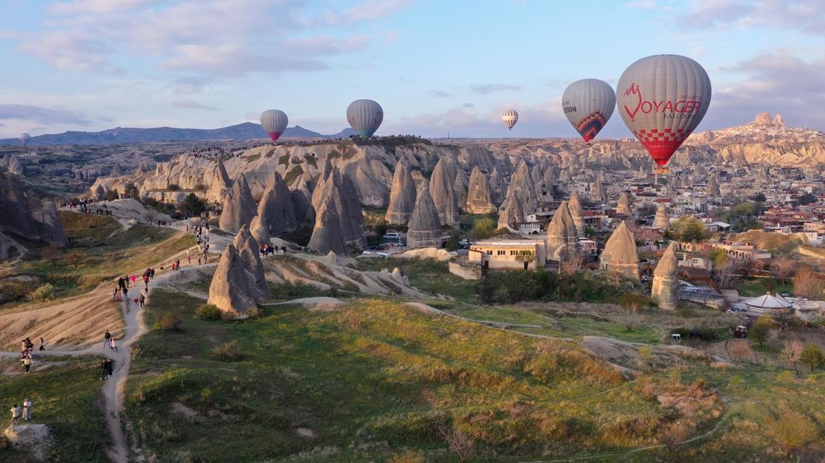 Kapadokya'da balon turuna youn ilgi!