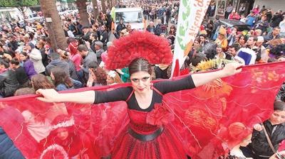 Adana'da karnaval cokusu balyor