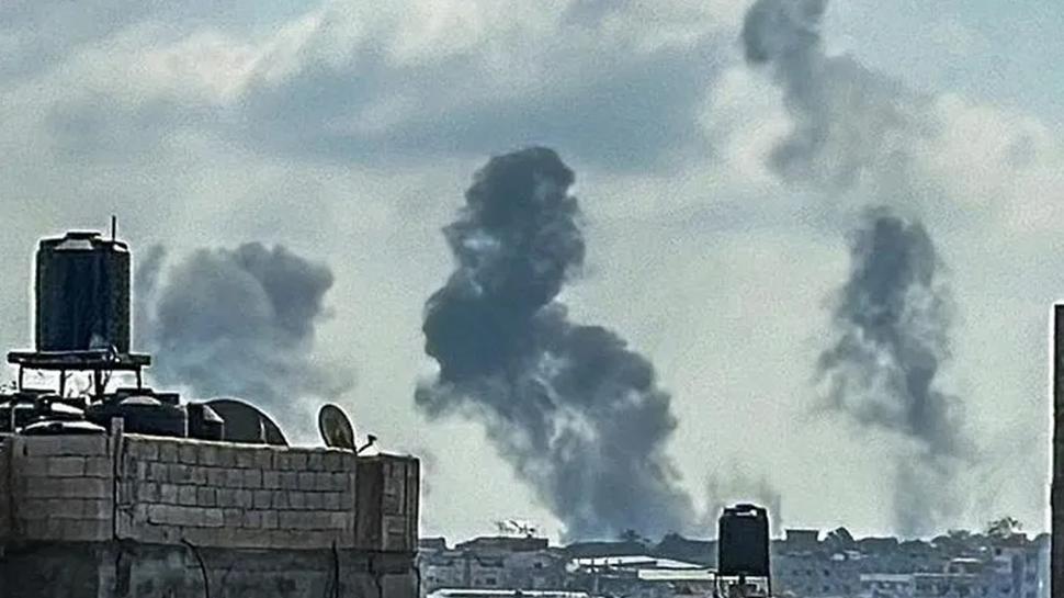 Katil srail Refah'ta bir evi bombalad: 4 Filistinli ehit oldu
