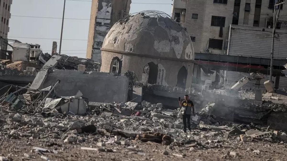 srail, Gazze'de yerleim alanlarn hedef alyor