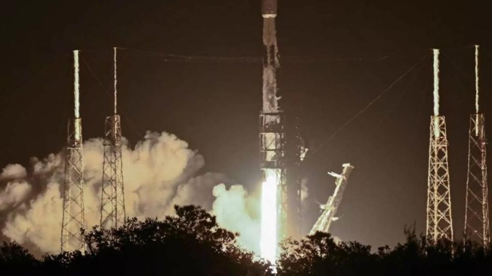 SpaceX, uzaya 23 Starlink uydusu frlatt