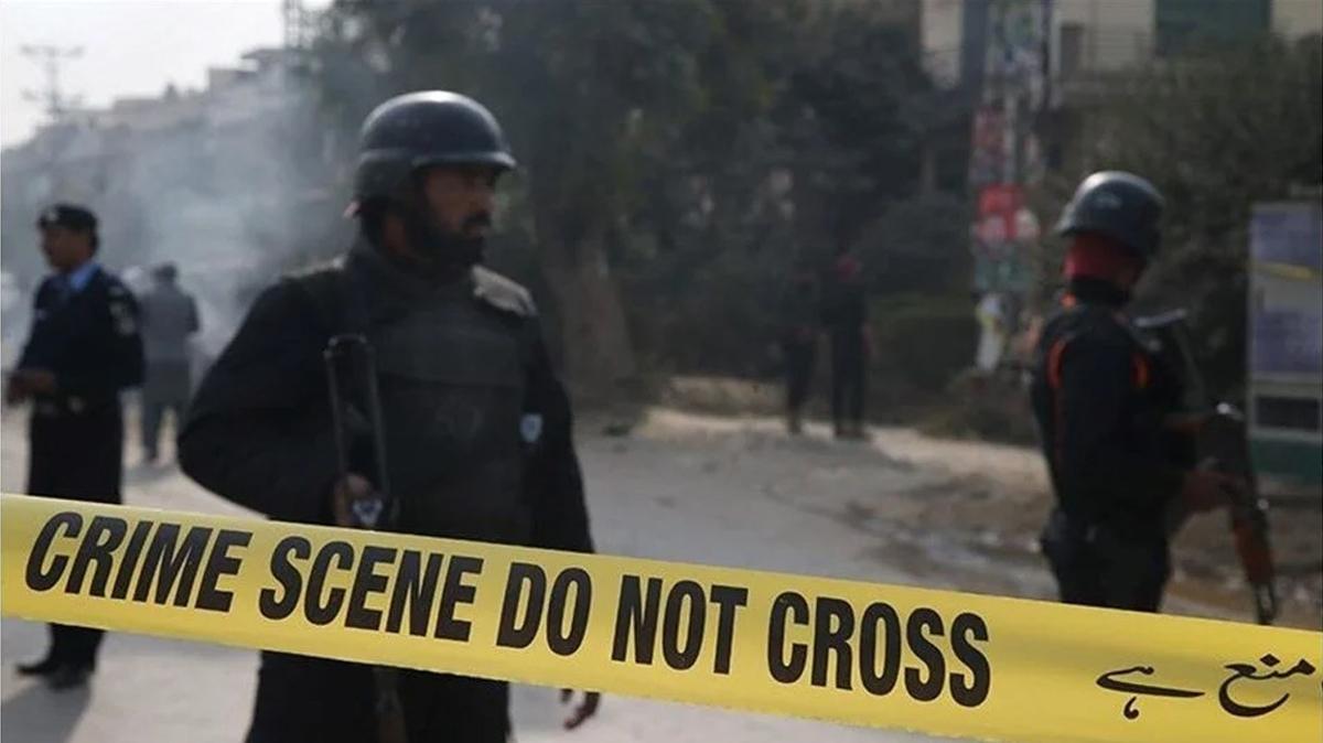 Pakistan'da silahl saldr: 5 gmrk grevlisi ld