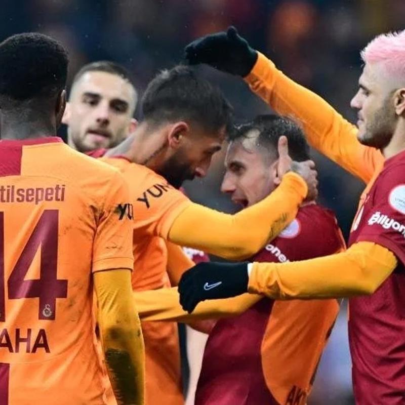 Galatasaray'da 3 oyuncunun bileti kesildi!