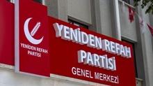 YRP'de istifa krizi! Belediye bakan partiden ayrld