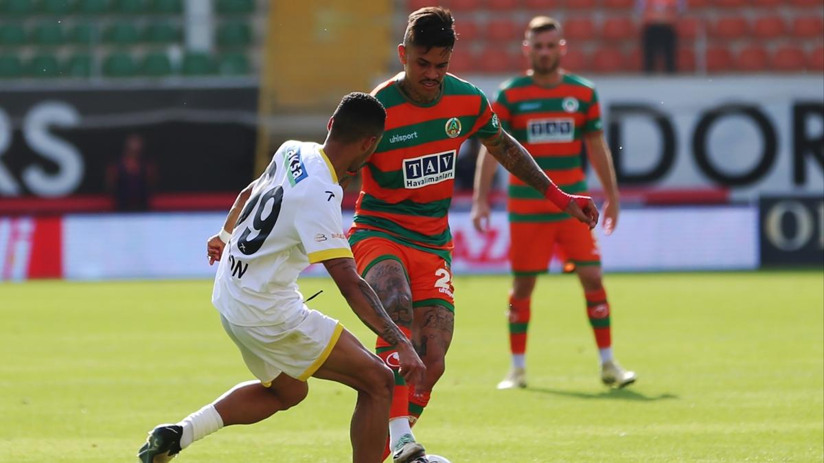 Alanyaspor'dan stanbulspor karsnda 6 goll ov!