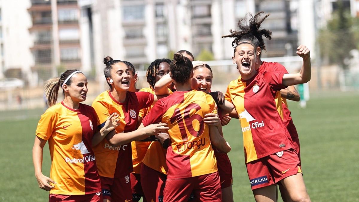 Galatasaray son haftaya 2 puan avantajla girdi