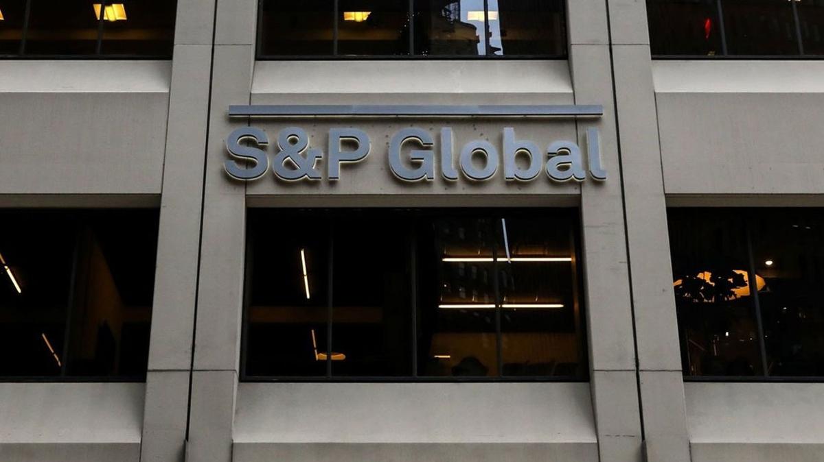 S&P ilk faiz indirimi iin tarih verdi