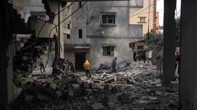 srail igali altndaki Gazze'de 10 bin kii kayp!