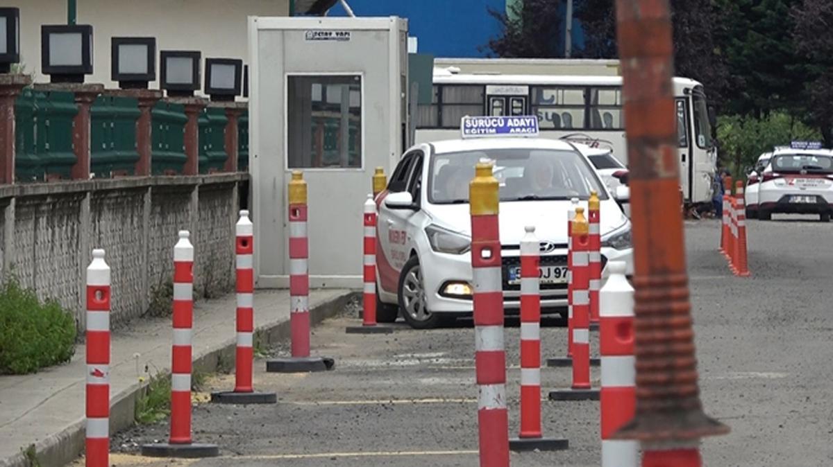 Pes dedirten snavsz ehliyet' oyunu: Kapya kadar teslim ediyoruz