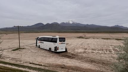 Kayseri-Nide yolunda yolcu otobs arampole utu