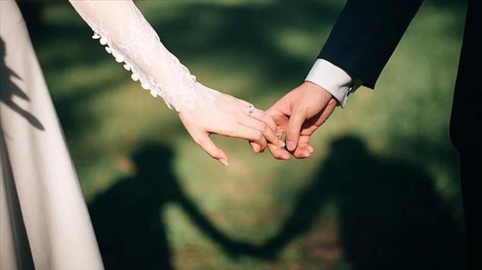 Evlenecek gençlere faizsiz kredi desteği: Bakan Mahinur Özdemir Göktaş ödeme tarihini duyurdu 