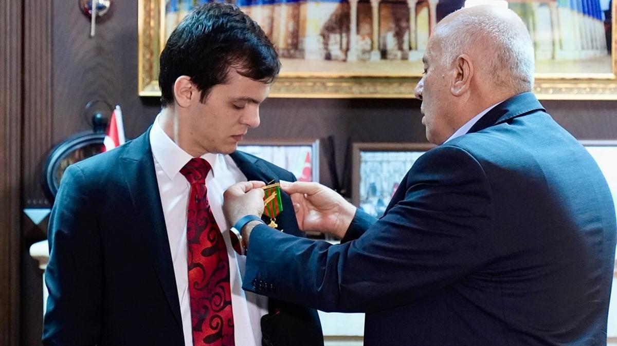 Filistin'den Trk sporcu Necmettin Erbakan Akyz'e "Kuds Nian" ve "Kuds valyesi" unvan
