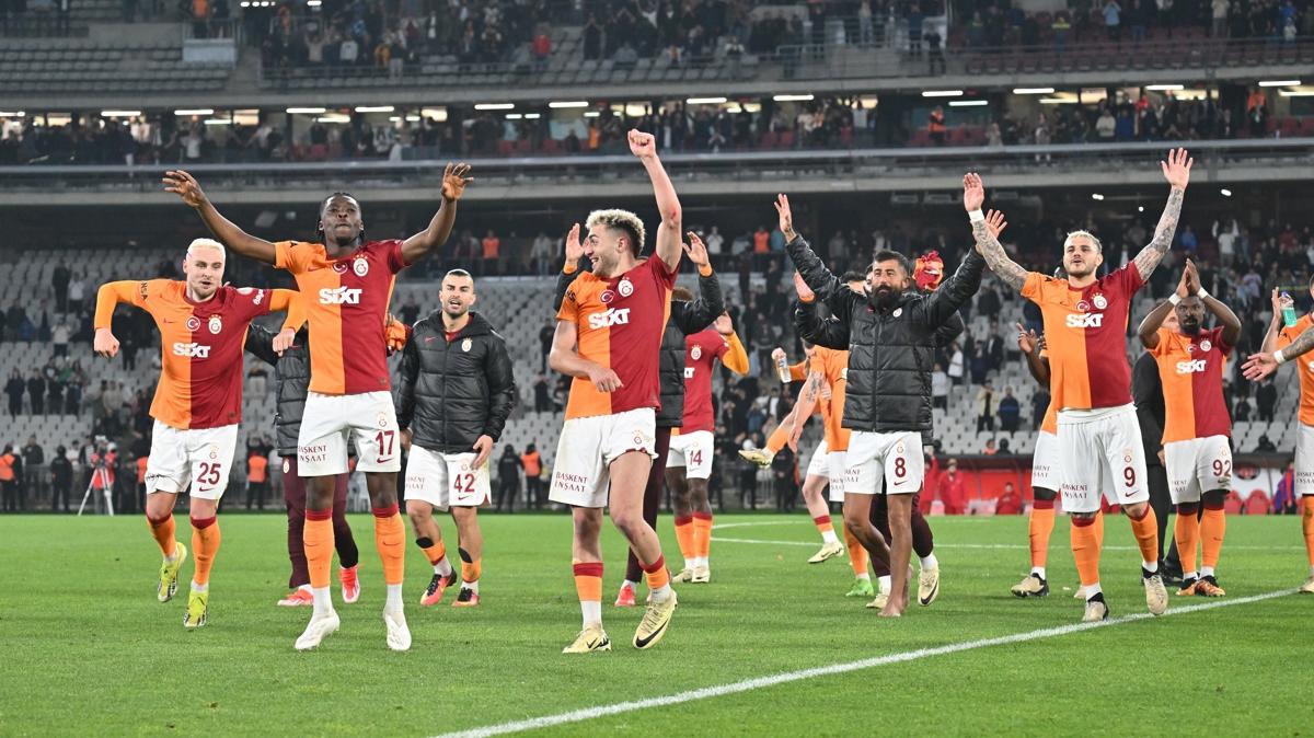 Galatasaray seriyi 24 maa kard