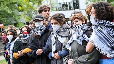 Alman Bild gazetesi, srail'i protesto eden akademisyenleri hedef gsterdi